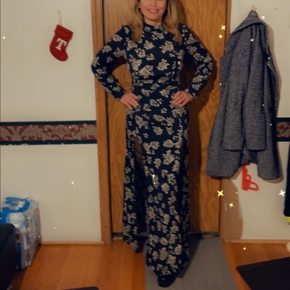 ISO Dress - Picture 2 of 7